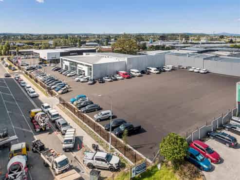CBRE | 3,366sqm Henderson Yard