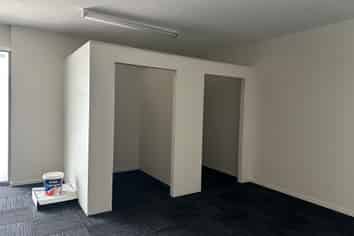 Fantastic Office/Retail Opportunity.