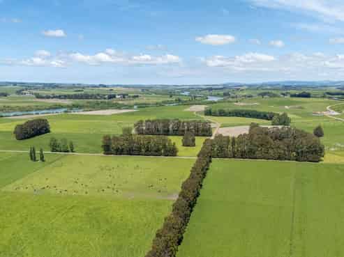 246 and 48 Clutha River Road, Clydevale