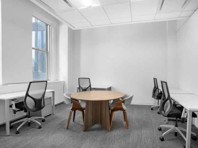 Office space for 3 persons in 50 Albert St