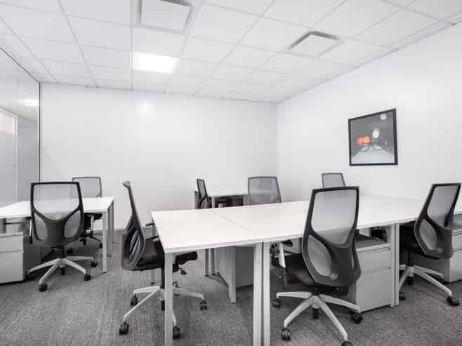 Office space for 4 persons in 50 Albert St
