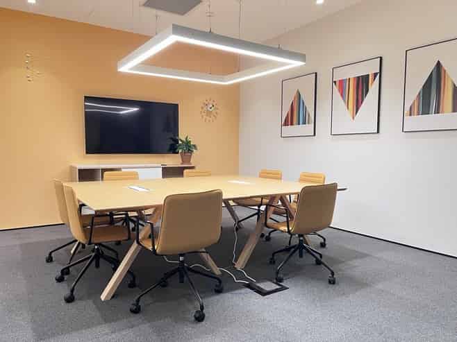 Office space for 5 persons in 50 Albert St