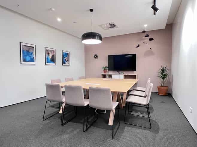 Office space for 5 persons in 50 Albert St