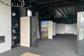 Elegant 288m2 Retail Space with Long Bay Views