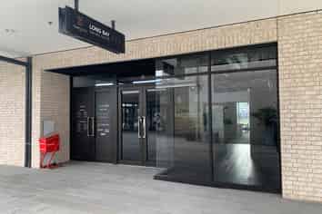 Elegant 288m2 Retail Space with Long Bay Views