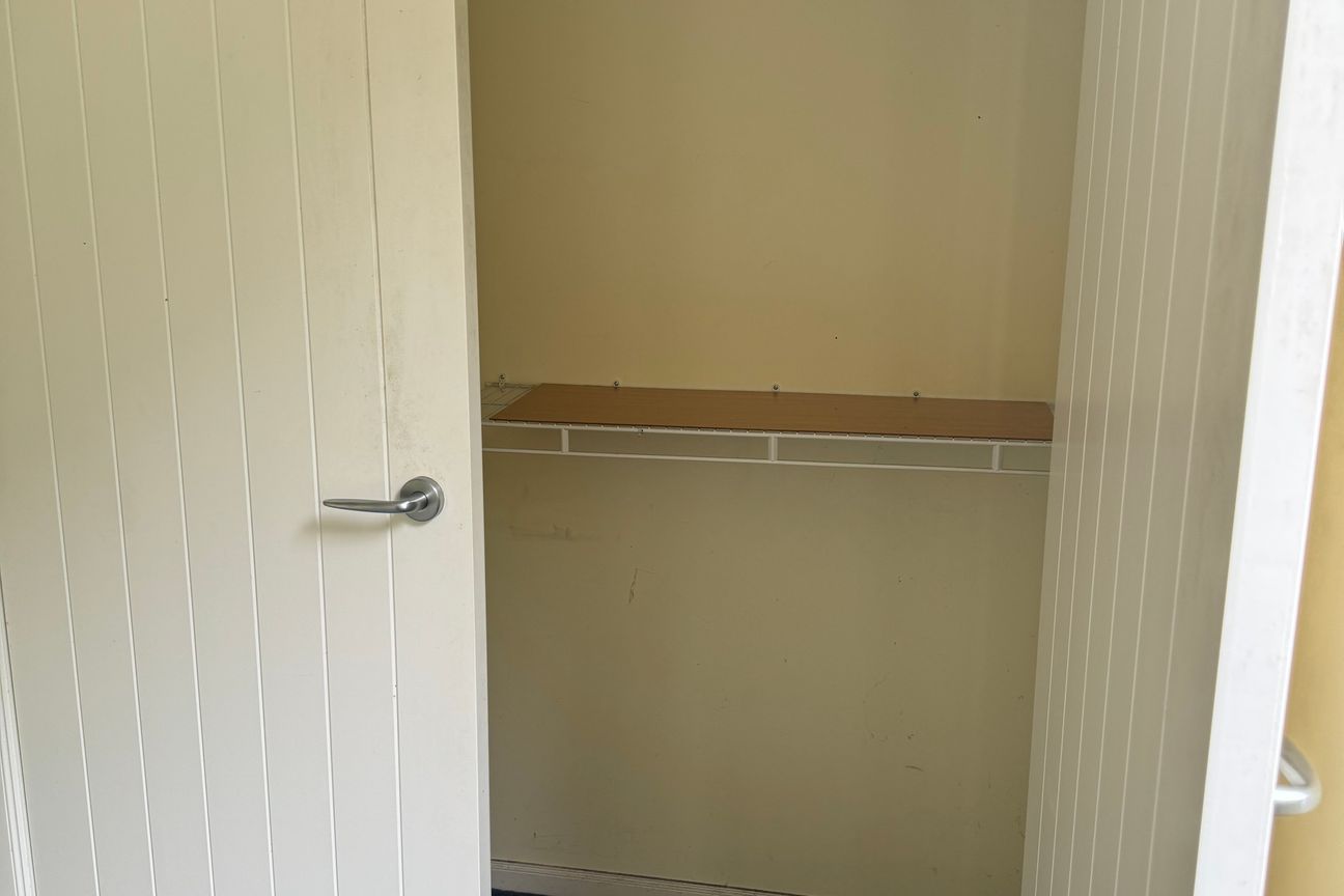 4 bedroom, 2 available to rent. - Vista 4