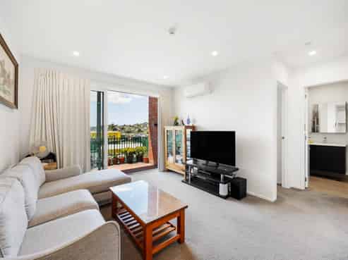 308/1B Soljak Place, Mount Albert