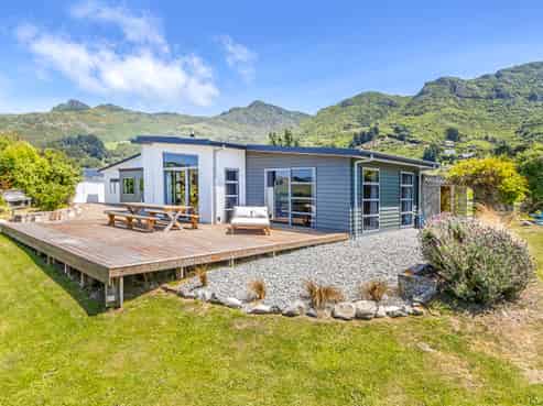 16 Hollybank Lane, Governors Bay