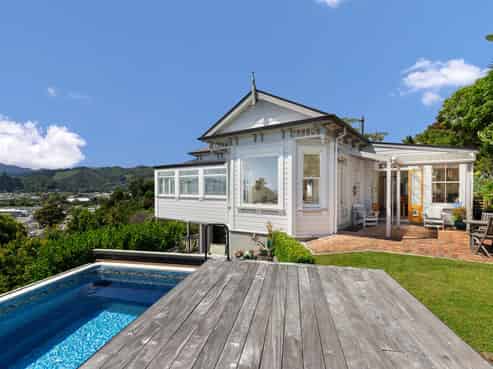 56 Queens Road, Stepneyville