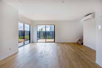Unit 2/3 Pinefield Road, Whenuapai