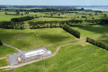 100ha farm for lease – three houses