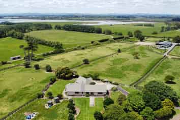 100ha farm for lease – three houses