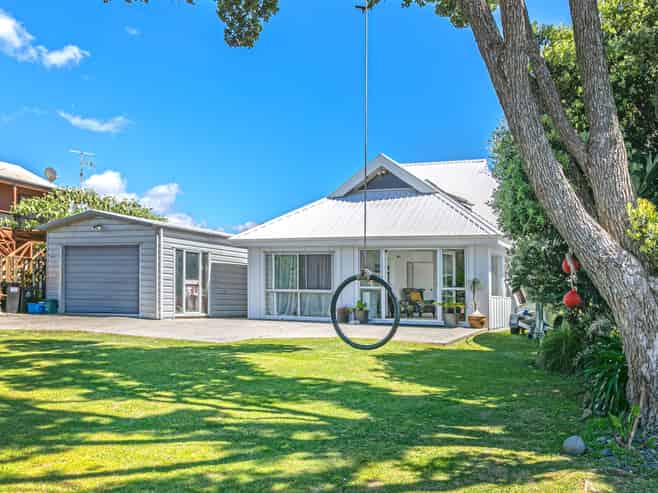 15 Moray Place, Whiritoa