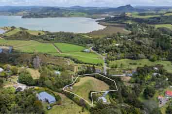 14 Campbell Road, TOTARA NORTH