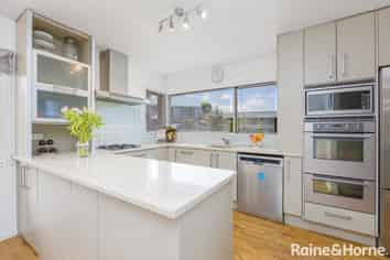 2 Kimber Hall Avenue, Blockhouse Bay