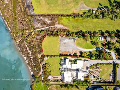 40 and 42 Waimanu Place, Point Wells
