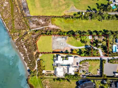 40 and 42 Waimanu Place, Point Wells