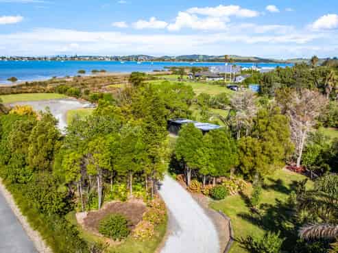 40 and 42 Waimanu Place, Point Wells