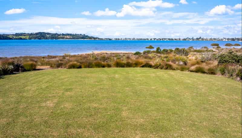 40 and 42 Waimanu Place, Point Wells