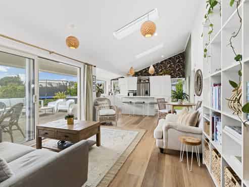 18A Russell Drive, Oakura