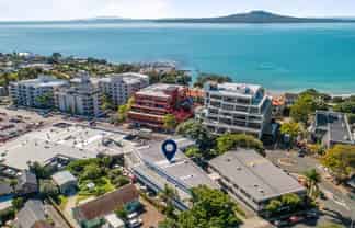 Takapuna Central Office, flexible sizes