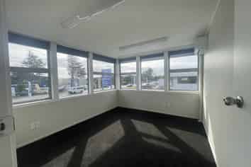 Prime Office Opportunity on Rosebank Road