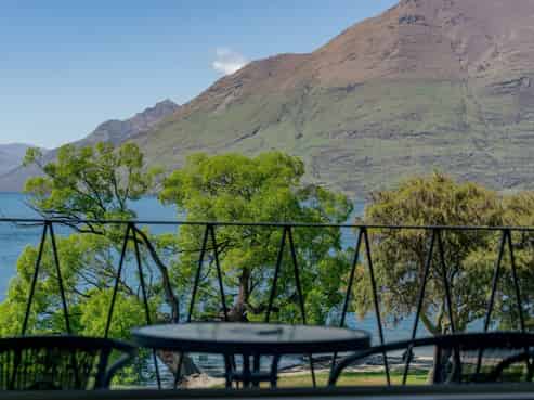 Prime Lakefront Accommodation Business for Sale