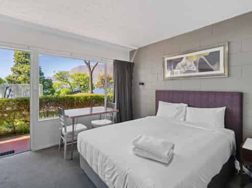 Prime Lakefront Accommodation Business for Sale