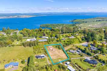 2/142 Mapara Road, Acacia Bay
