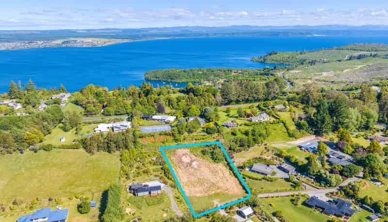 2/142 Mapara Road, Acacia Bay