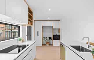 135 Lincoln Road, Addington