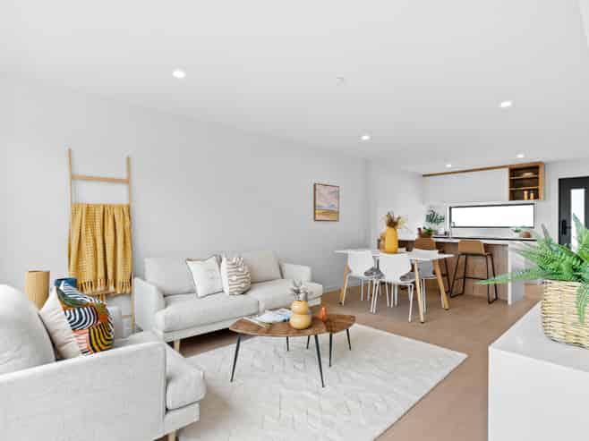 135 Lincoln Road, Addington