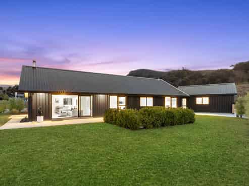 1 Sorrel Street, Albert Town