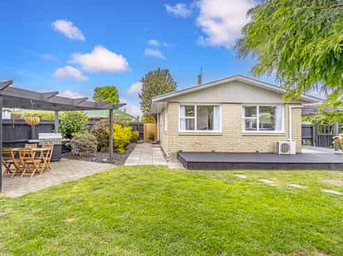 16 Harling Avenue, Hillmorton
