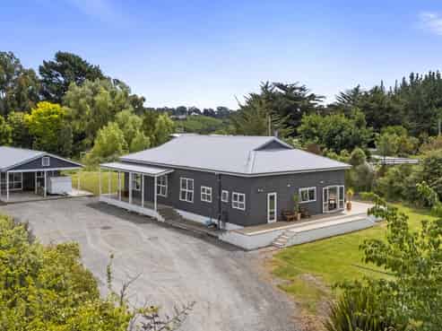 24 Clive Street, Halcombe
