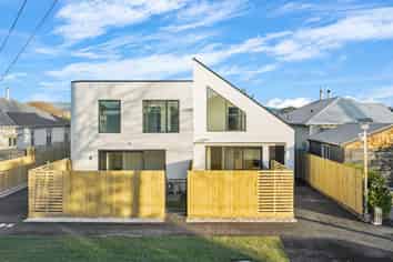 120 Edward Avenue, Edgeware