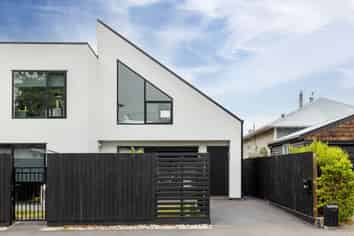 120 Edward Avenue, Edgeware
