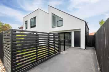 120 Edward Avenue, Edgeware