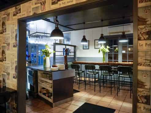 Restaurant plus property