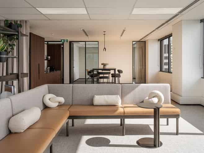 CBRE - Premium Suite in Aon Centre