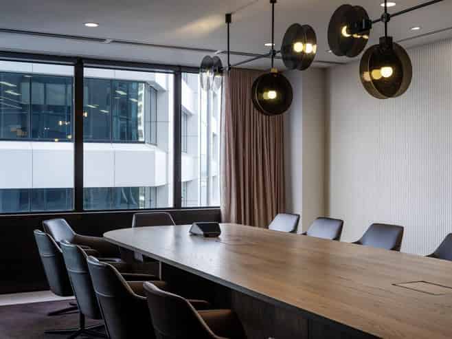 CBRE - Premium Suite in Aon Centre