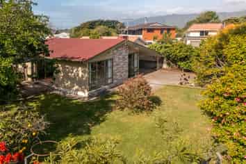 67 Te Moana Road, Waikanae Beach
