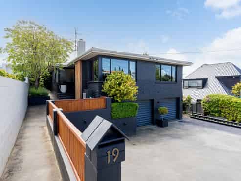 19 Erin Street, Roslyn