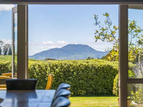 40 Glenlochy Rise, Acacia Bay