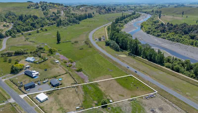 42 Pukeora Scenic Road, Waipukurau
