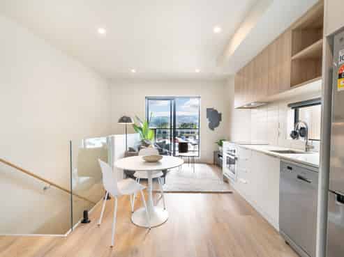 13A/92 and 13B/92 Cambridge Terrace, Waterloo