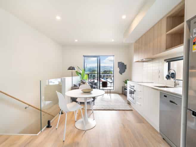 13A/92 and 13B/92 Cambridge Terrace, Waterloo