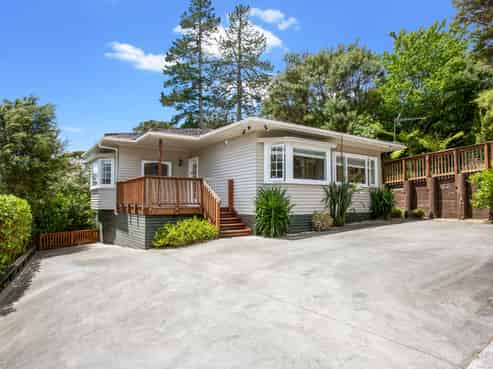 518E West Coast Road, Oratia