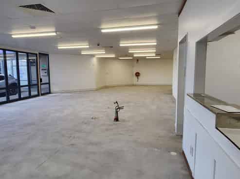 153 sqm Retail -  Options to split