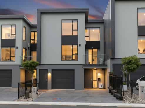 109 Main Road North (Lindale Village), Paraparaumu